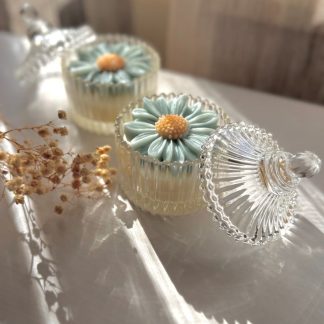 Elegant Glass Daisy Favor